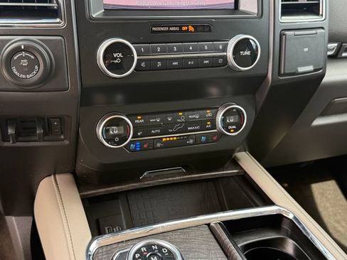 Used 2021 Ford Expedition Limited AWD/4WD image 21