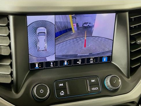 Used 2023 GMC Acadia SLT w/ Technology Package image 14