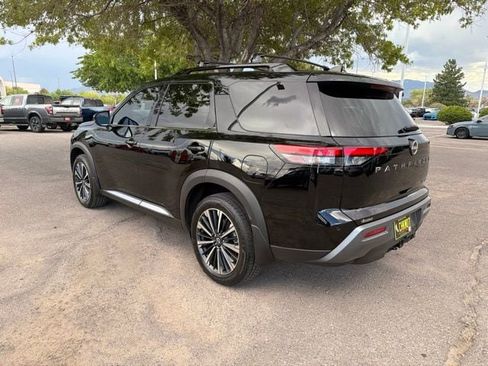 Used 2026 Nissan Pathfinder Platinum AWD/4WD image 21