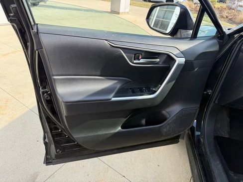 Used 2025 Toyota RAV4 XLE image 22