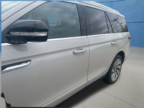 Used 2022 Lincoln Navigator Reserve image 8