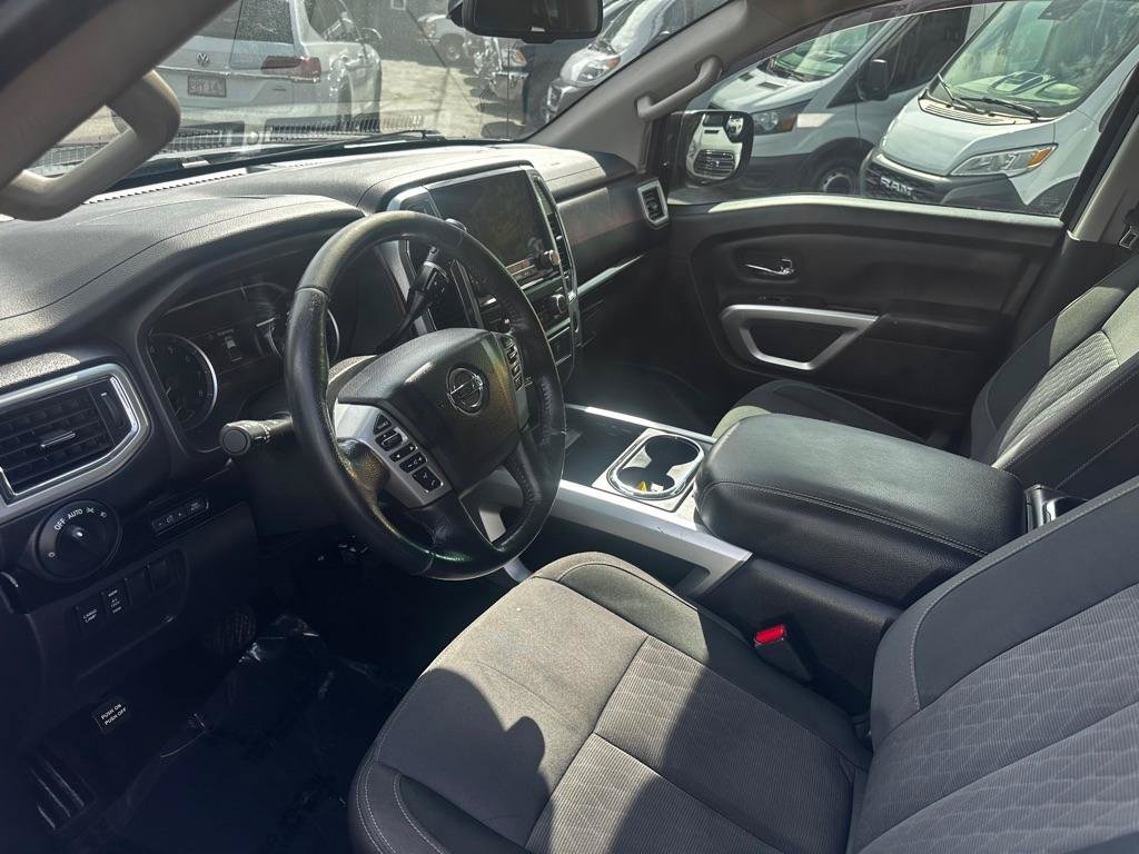 Used 2020 Nissan Titan SV w/ SV Convenience Package RWD image 12