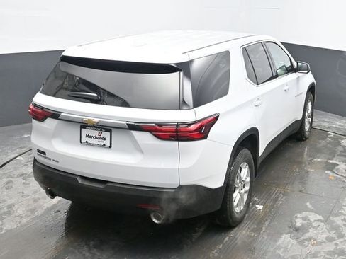 Used 2023 Chevrolet Traverse LS image 29