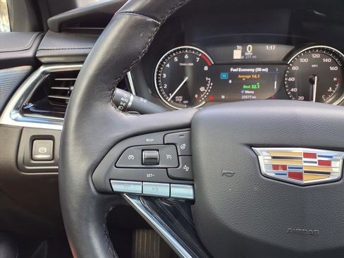 Certified 2023 Cadillac XT6 Premium Luxury image 28