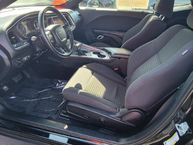 Used 2019 Dodge Challenger SXT RWD image 5