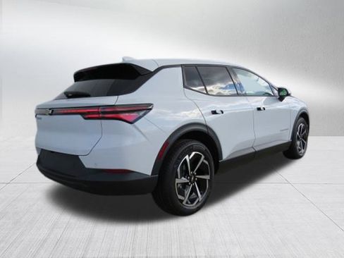 New 2026 Chevrolet Equinox EV LT image 6