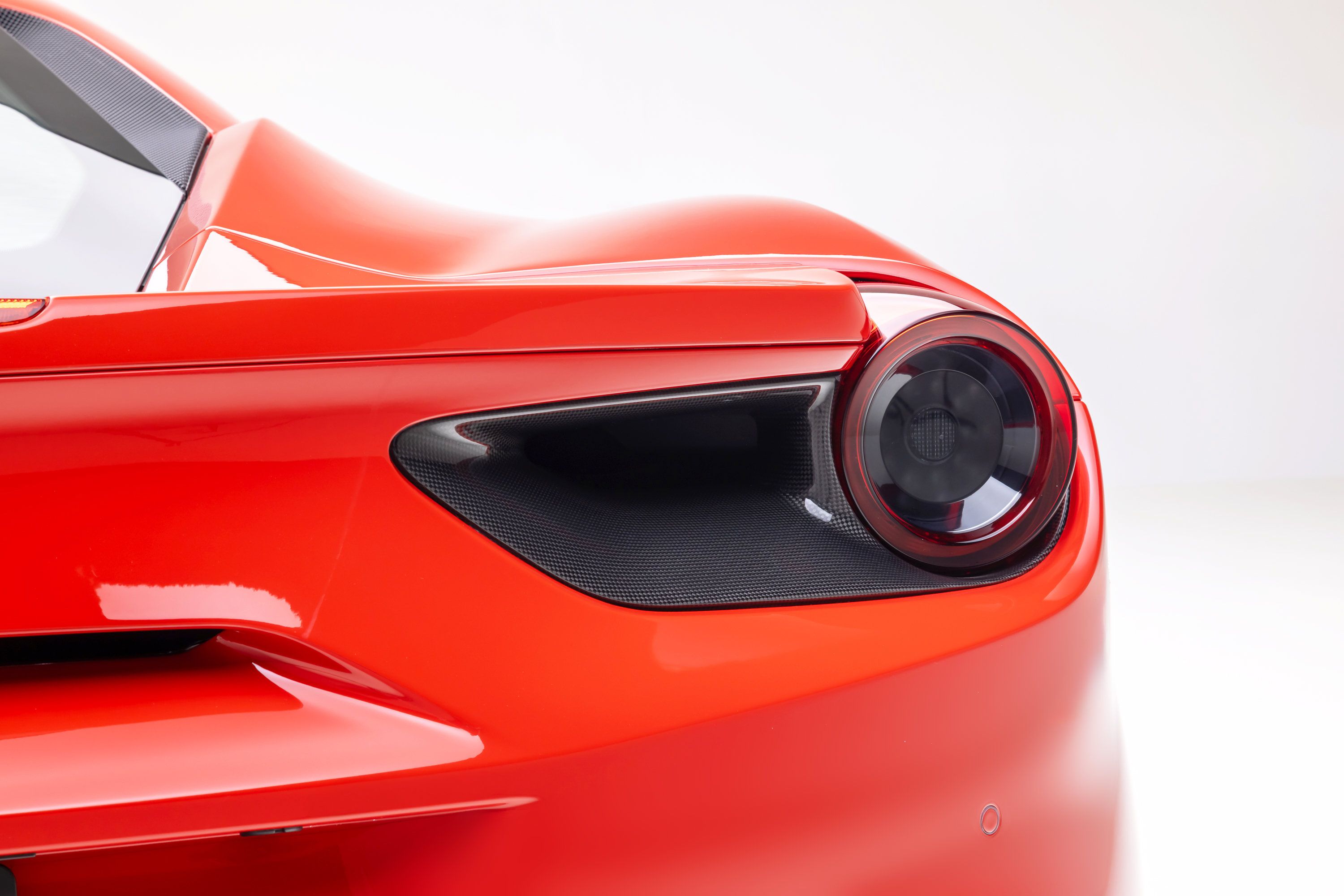 Certified 2018 Ferrari 488 GTB RWD image 21