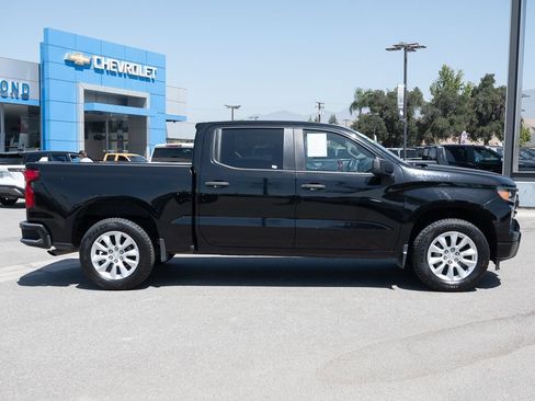 Used 2022 Chevrolet Silverado 1500 Custom RWD image 3
