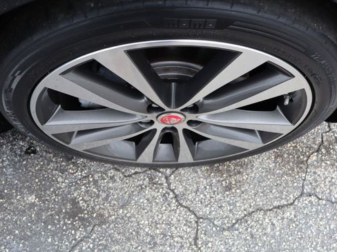 Used 2018 Jaguar XE Prestige RWD image 32