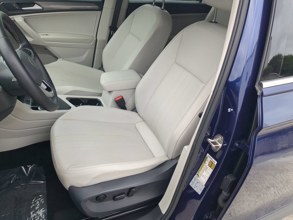 Certified 2022 Volkswagen Tiguan SE FWD image 20