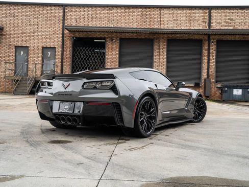 Used 2016 Chevrolet Corvette Z06 w/ 3LZ Preferred Equipment Group RWD image 3