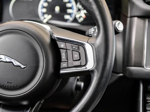 Used 2017 Jaguar XF S image 18