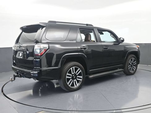 Used 2024 Toyota 4Runner Limited AWD/4WD image 6