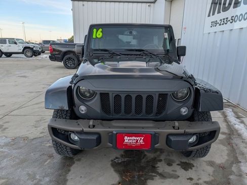 Used 2016 Jeep Wrangler Unlimited Sahara image 32