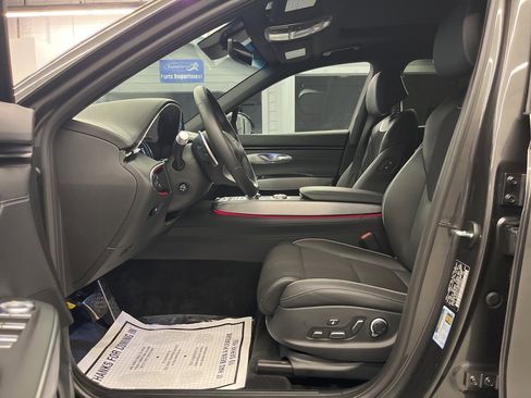 Used 2025 Genesis GV70 3.5T Sport image 10