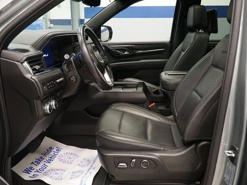 Used 2023 GMC Yukon Denali w/ Advanced Technology Package image 15