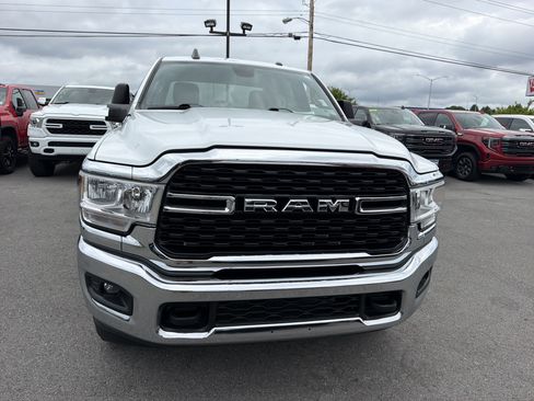 Used 2024 RAM 2500 Big Horn AWD/4WD image 2