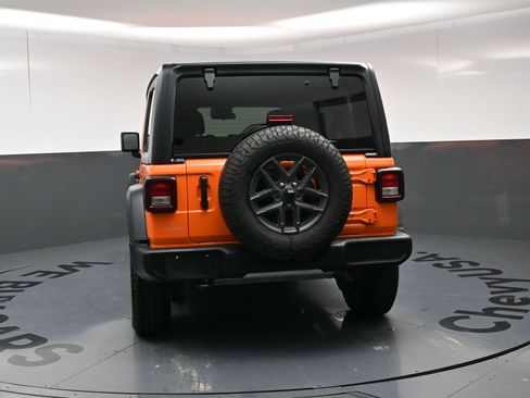 Used 2025 Jeep Wrangler Unlimited Sport AWD/4WD image 18