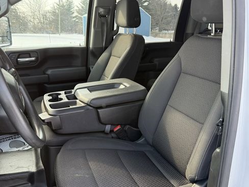 Used 2024 GMC Sierra 2500 Pro w/ Convenience Package image 7