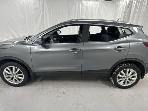 Used 2021 Nissan Rogue Sport SV w/ Technology Package image 6