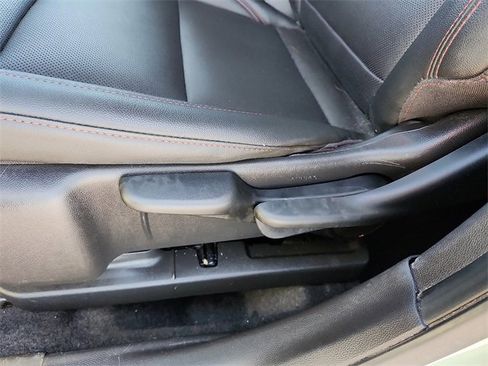 Certified 2024 Chevrolet Trax RS w/ Sunroof Package image 14