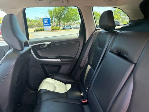 Used 2015 Volvo XC60 T6 w/ Proximity Package AWD/4WD image 21