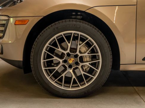 Certified 2017 Porsche Macan S AWD/4WD image 16