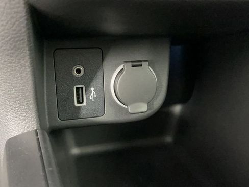 New 2025 Nissan Kicks Play S image 19