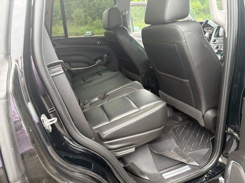 Used 2019 Chevrolet Tahoe LT w/ Luxury Package AWD/4WD image 13