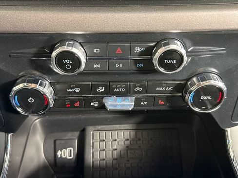 Used 2025 Ford F150 XLT w/ Equipment Group 303A High AWD/4WD image 34