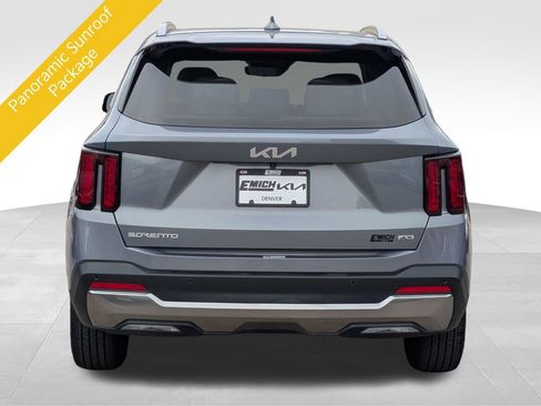 Certified 2025 Kia Sorento S w/ Panoramic Sunroof Package image 4