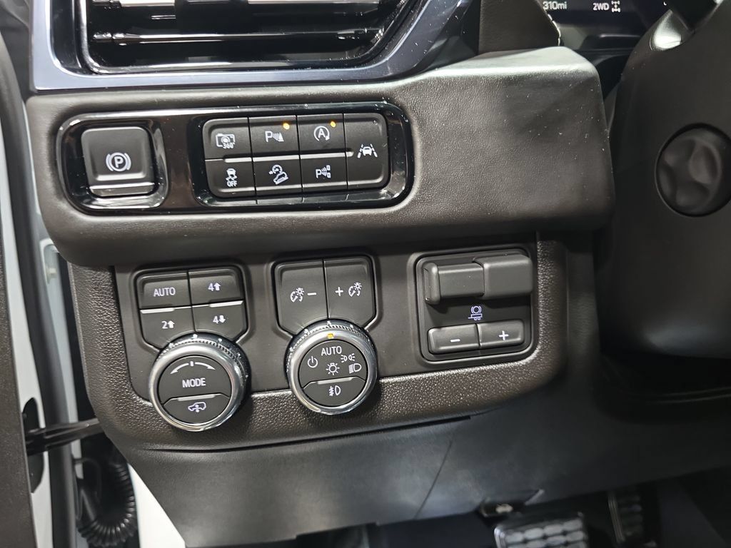 Certified 2026 GMC Yukon AT4 Ultimate AWD/4WD image 32
