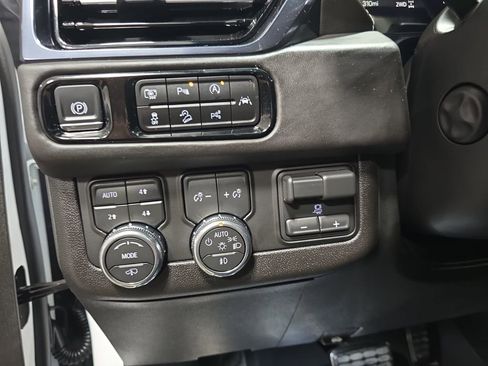 Used 2026 GMC Yukon AT4 Ultimate AWD/4WD image 32