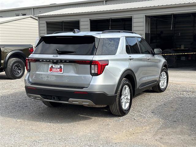 Certified 2025 Ford Explorer Active w/ Active Comfort Package RWD image 4