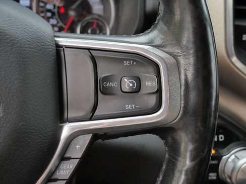 Used 2019 RAM 1500 Laramie AWD/4WD image 27