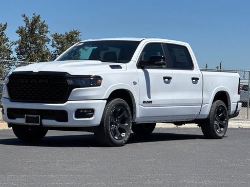 New 2026 RAM 1500 4x4 Crew Cab image 7