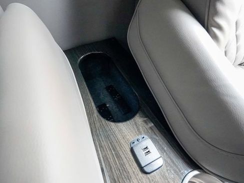 Used 2018 Mercedes-Benz Sprinter 3500 image 58