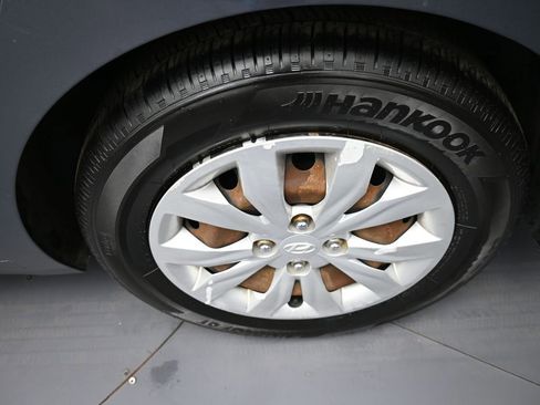 Used 2019 Hyundai Accent SE image 15