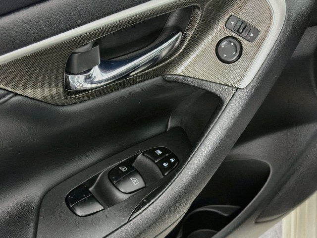 Used 2015 Nissan Altima 2.5 SL FWD image 18