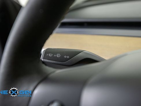 Used 2024 Tesla Model Y Performance AWD/4WD image 16