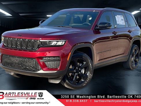 New 2025 Jeep Grand Cherokee Altitude AWD/4WD image 1