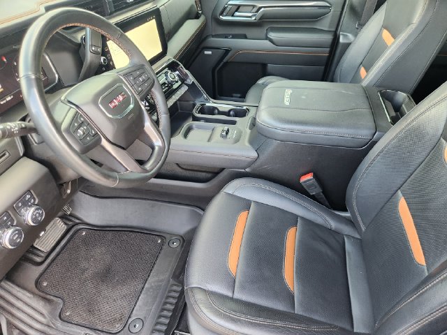 Used 2024 GMC Sierra 2500 AT4 w/ AT4 Preferred Package AWD/4WD image 4