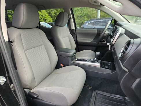 Used 2022 Toyota Tacoma SR5 w/ SR5 Appearance Package (SM) RWD image 19