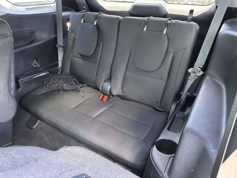 Used 2021 Ford Explorer XLT AWD/4WD image 14