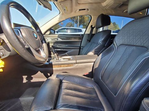 Used 2016 BMW 750i xDrive image 3