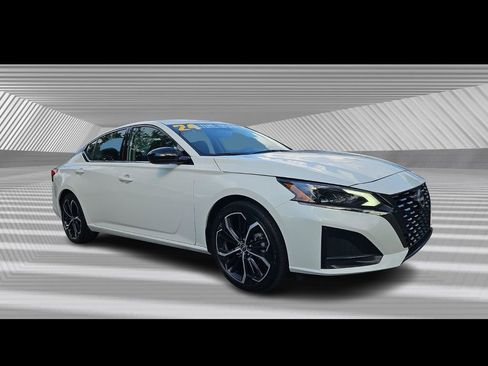 Used 2024 Nissan Altima 2.5 SR image 7