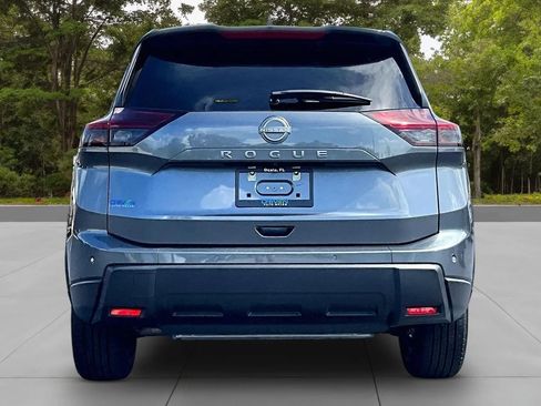Used 2025 Nissan Rogue SV FWD image 4