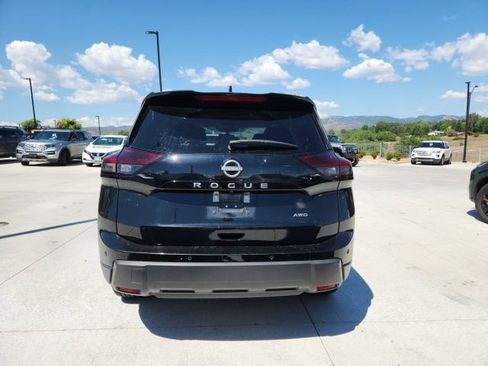 Used 2025 Nissan Rogue SV AWD/4WD image 3