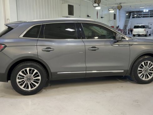 Used 2022 Lincoln Nautilus FWD w/ Premium Package image 2