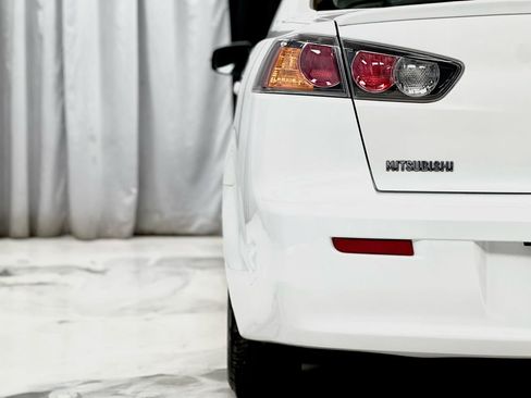 Used 2017 Mitsubishi Lancer ES image 14